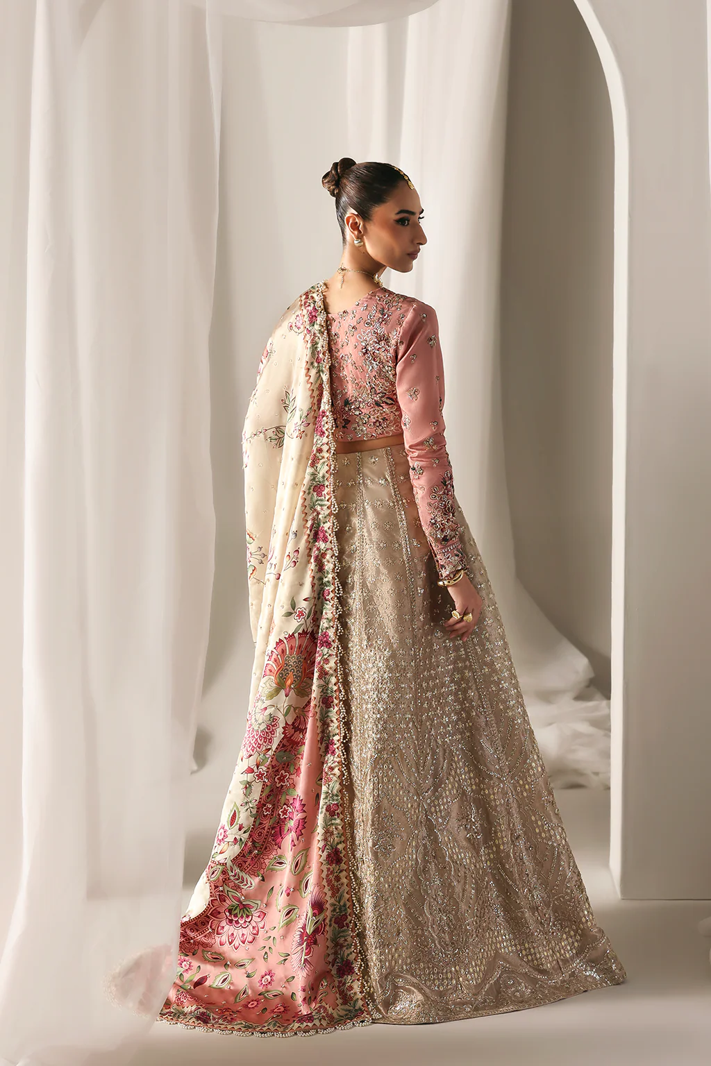 Emaan Adeel
Soft Glimmer Serein Luxe Silk 2025 - Image 2