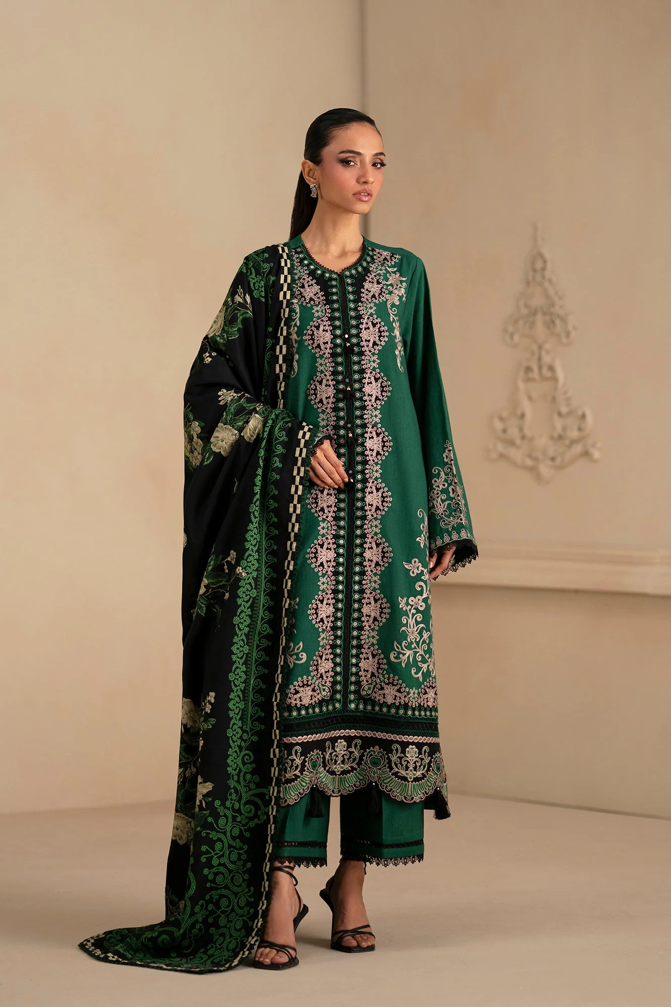 Ethnic E0796-203-706 Rozana Winter Collection 2025