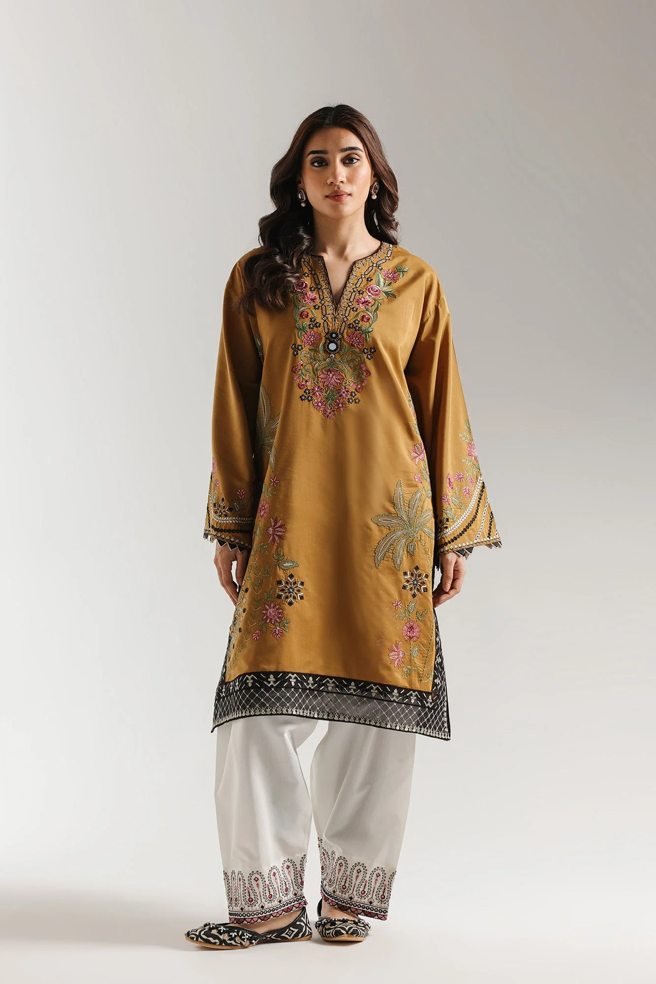 Ethnic E4220-103-217 Rozana 2026