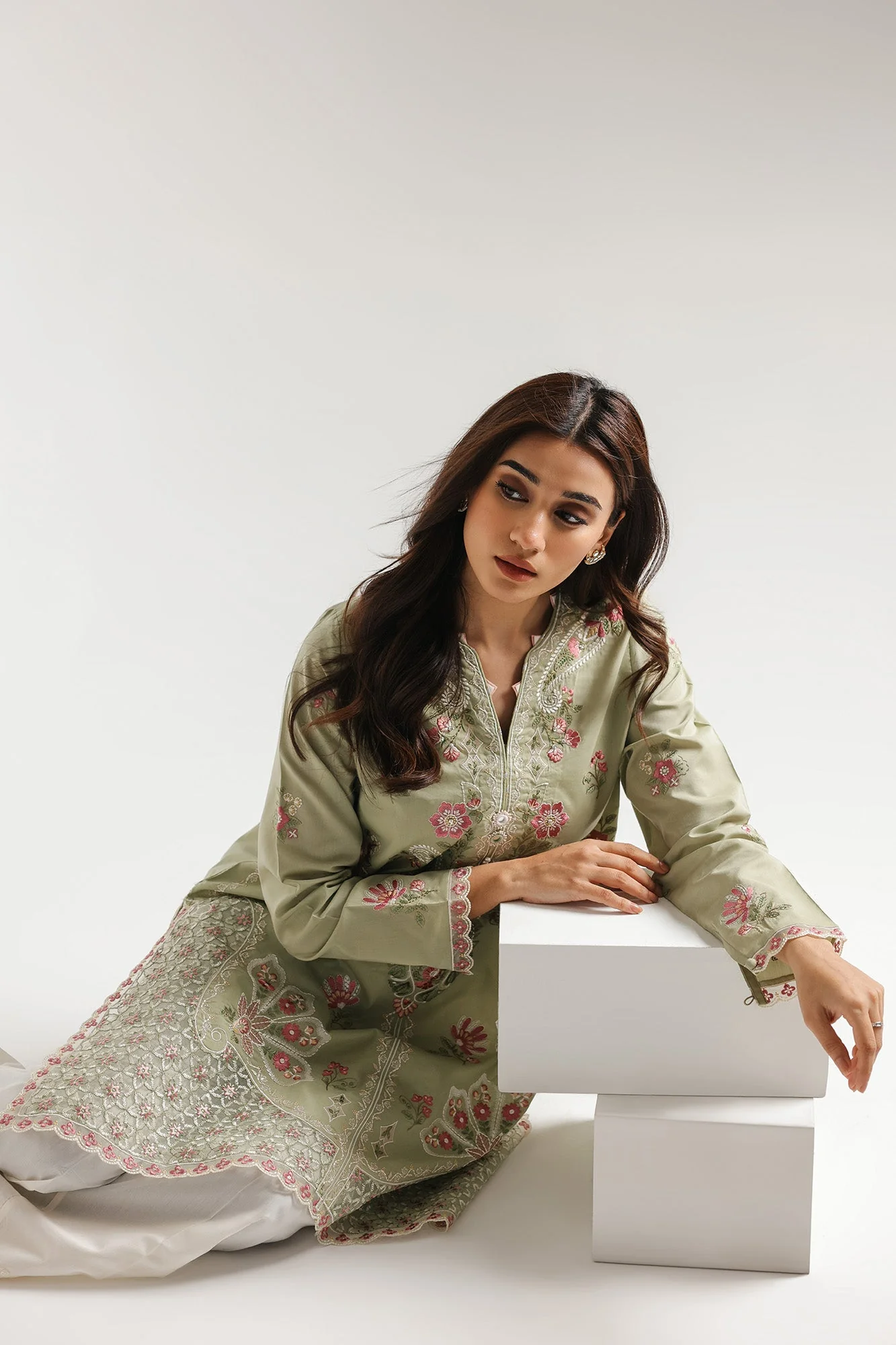 Ethnic E4237-103-127 Rozana 2026 - Image 2