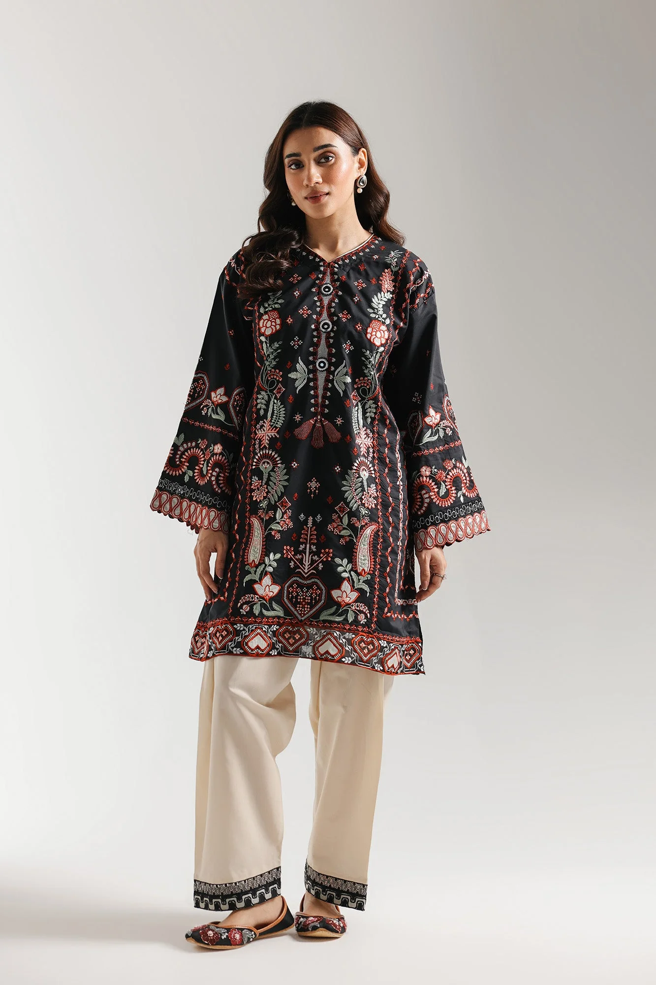 Ethnic E4252-103-901 Rozana 2026