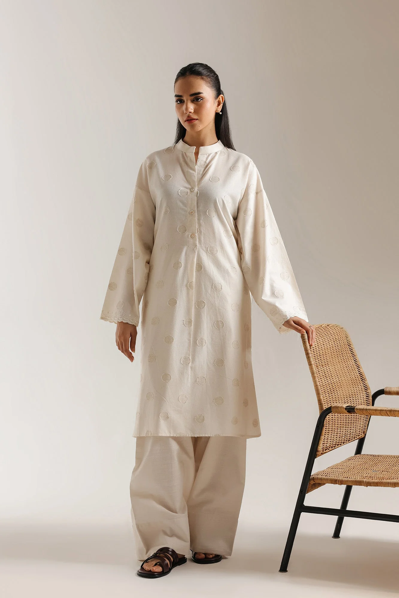 Ethnic E7682/102/001 Women Casual 2026