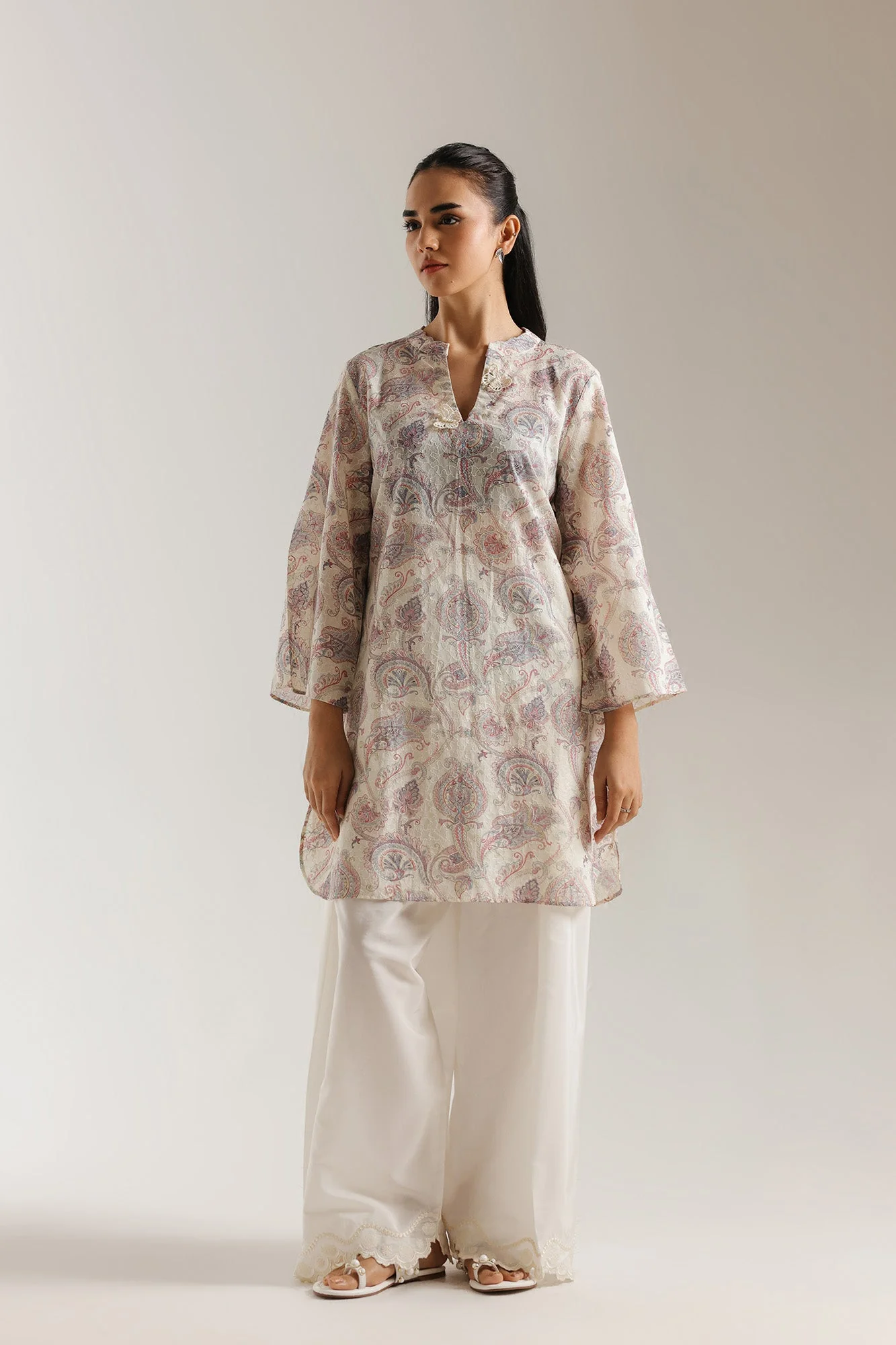 Ethnic E7734/102/002 Women Casual 2026
