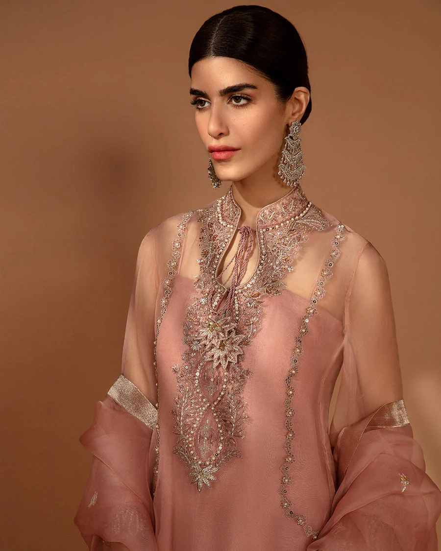 Faiza Saqlain Auset Luxe Formals 2024 - Image 2