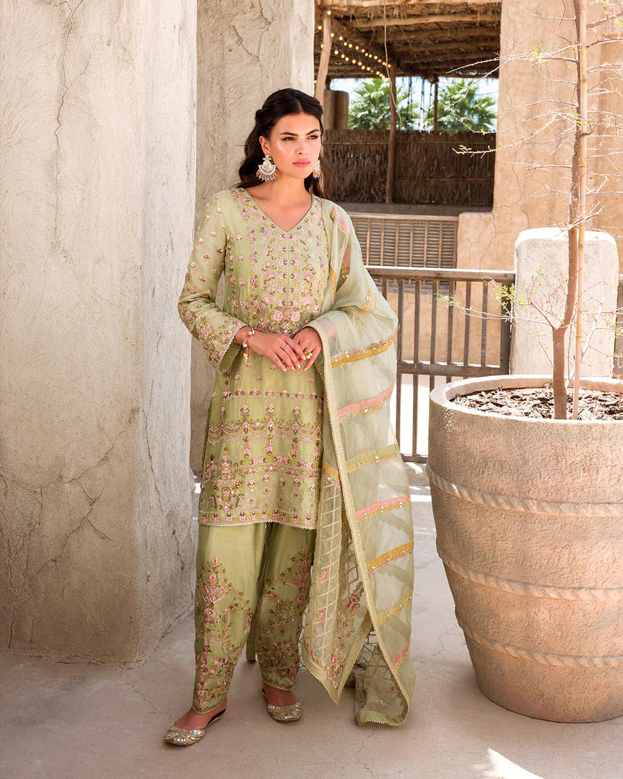 Faiza Saqlain Noya Luxe Formals 2024