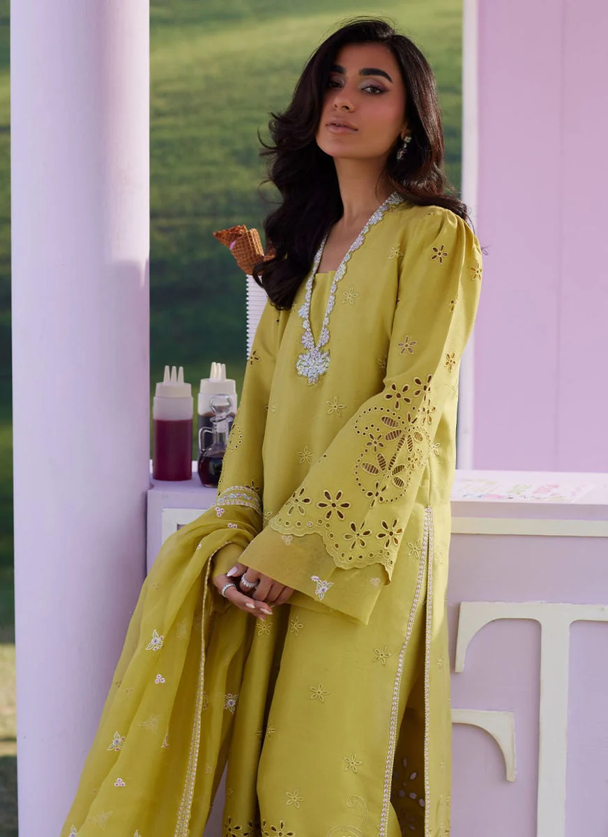 Farah Talib Aziz Jayah Luna Eid 2026 - Image 2