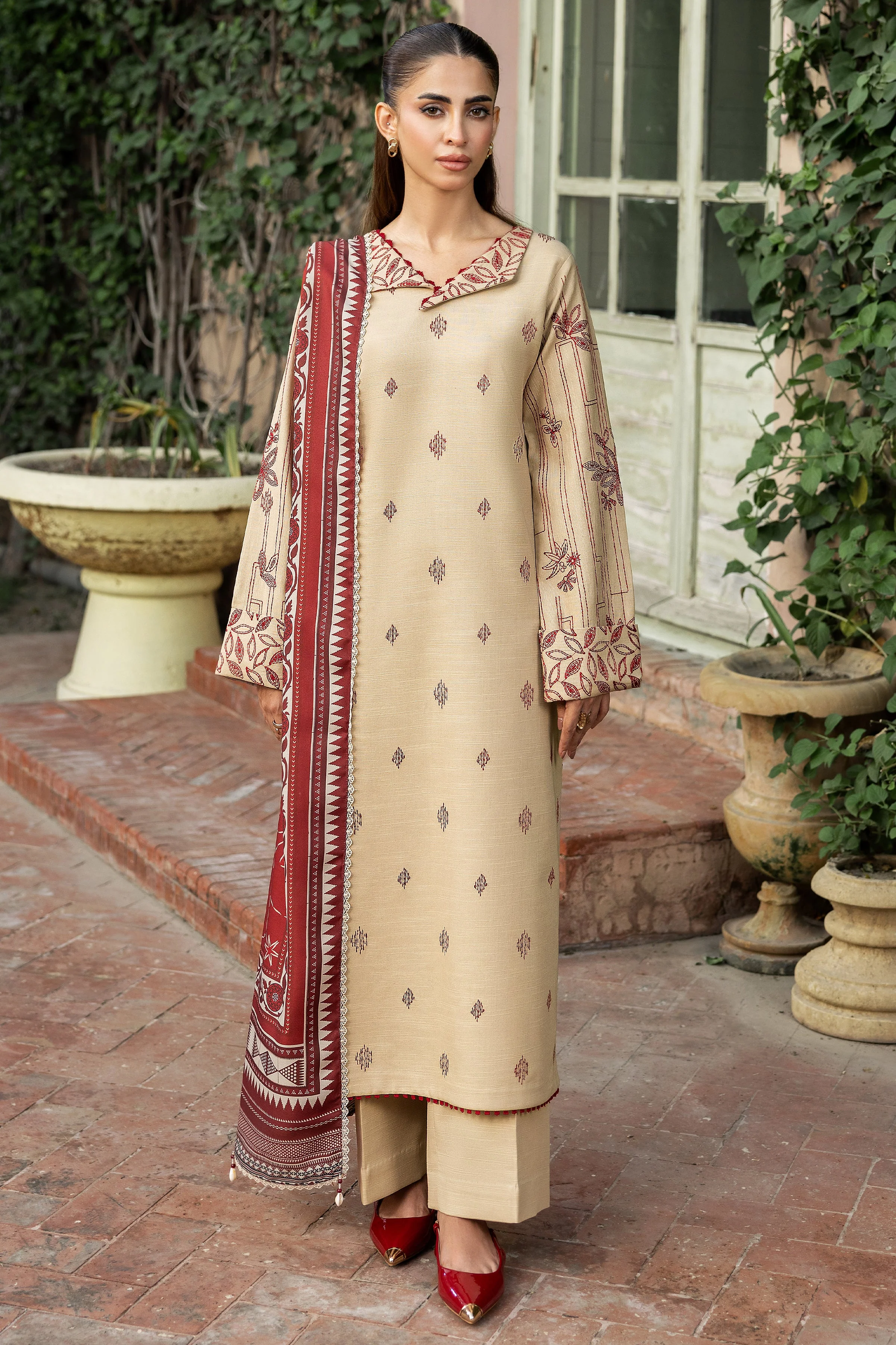 Farahsa Sunrose Fall Winter Collection 2025
