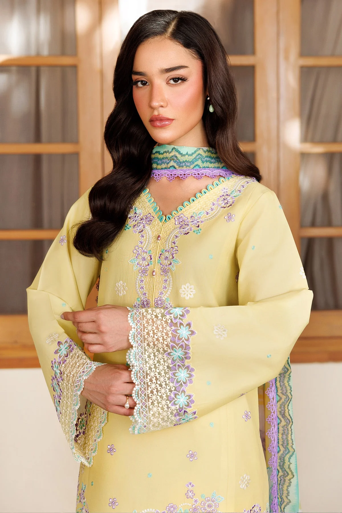 Farasha Online Daisy Dreams Summer Weaves Embroidered lawn 2025 - Image 2