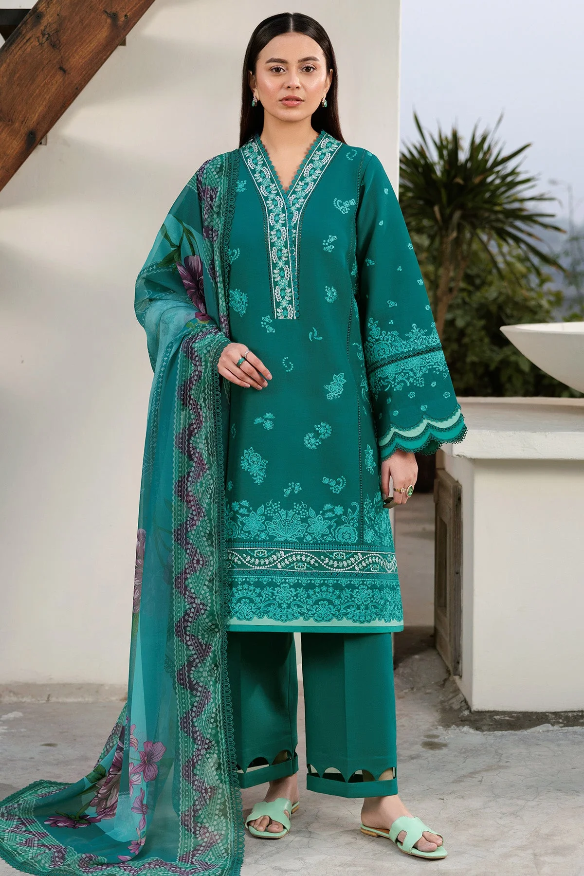Farasha Online Dewy Teal Summer Weaves Embroidered lawn 2025 - Image 2