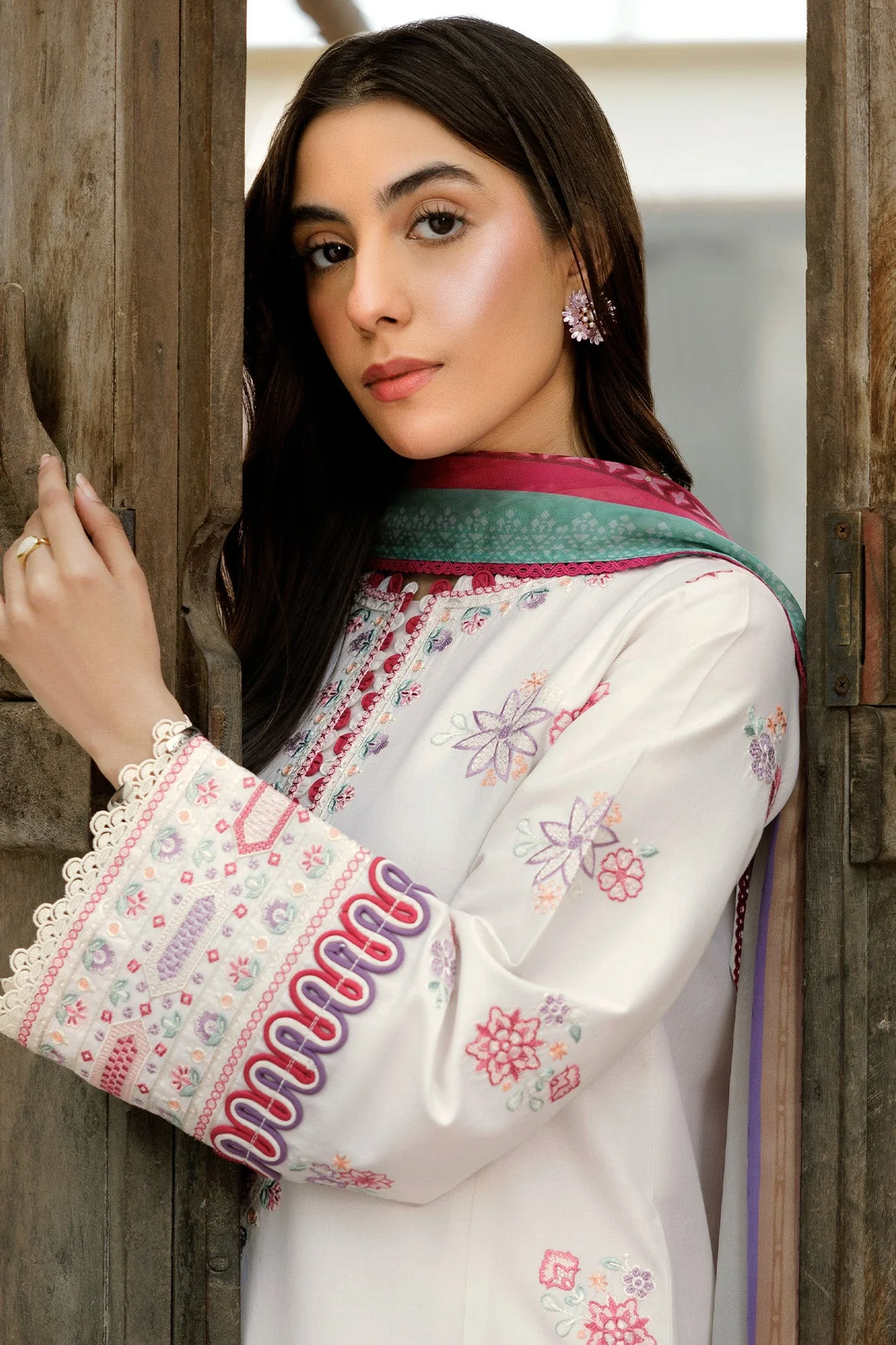 Farasha Online Pebble Glow Summer Weaves Embroidered lawn 2025 - Image 2
