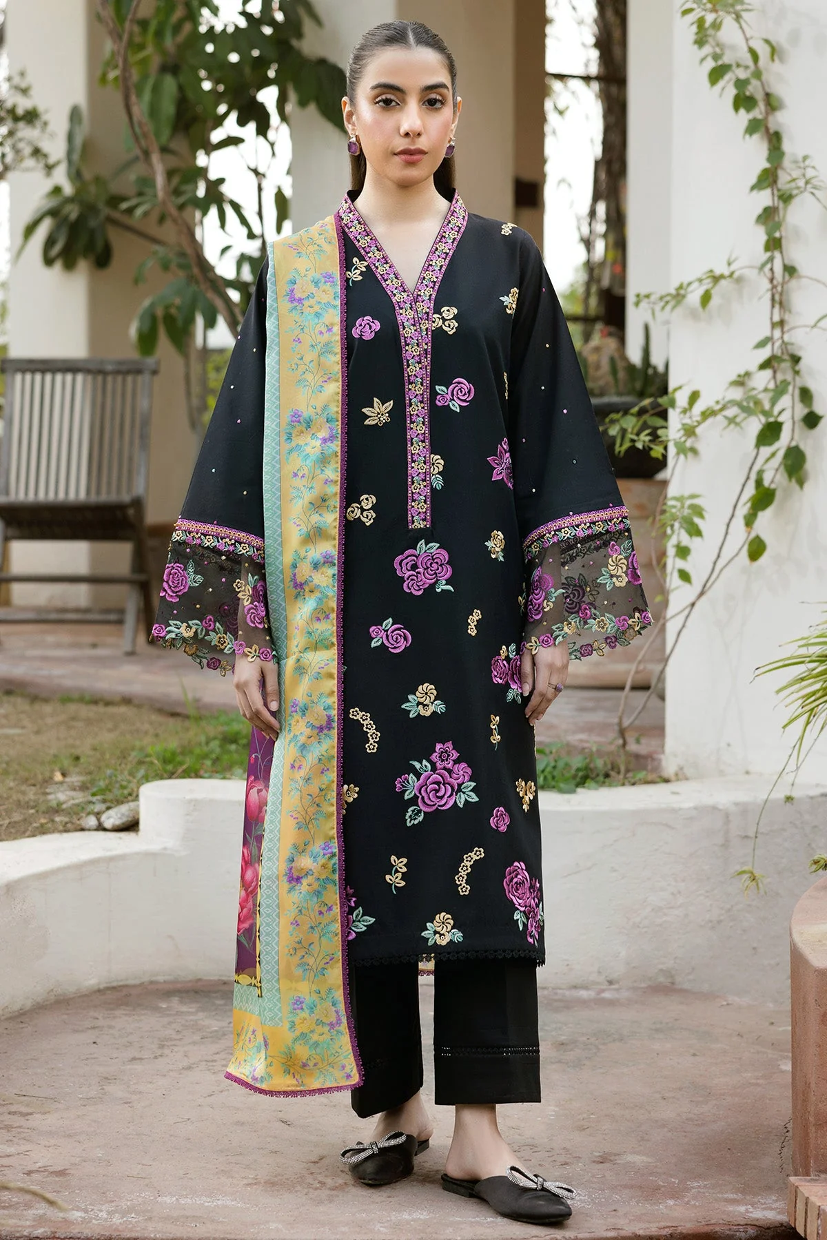 Farasha Online Raven Dusk Summer Weaves Embroidered lawn 2025