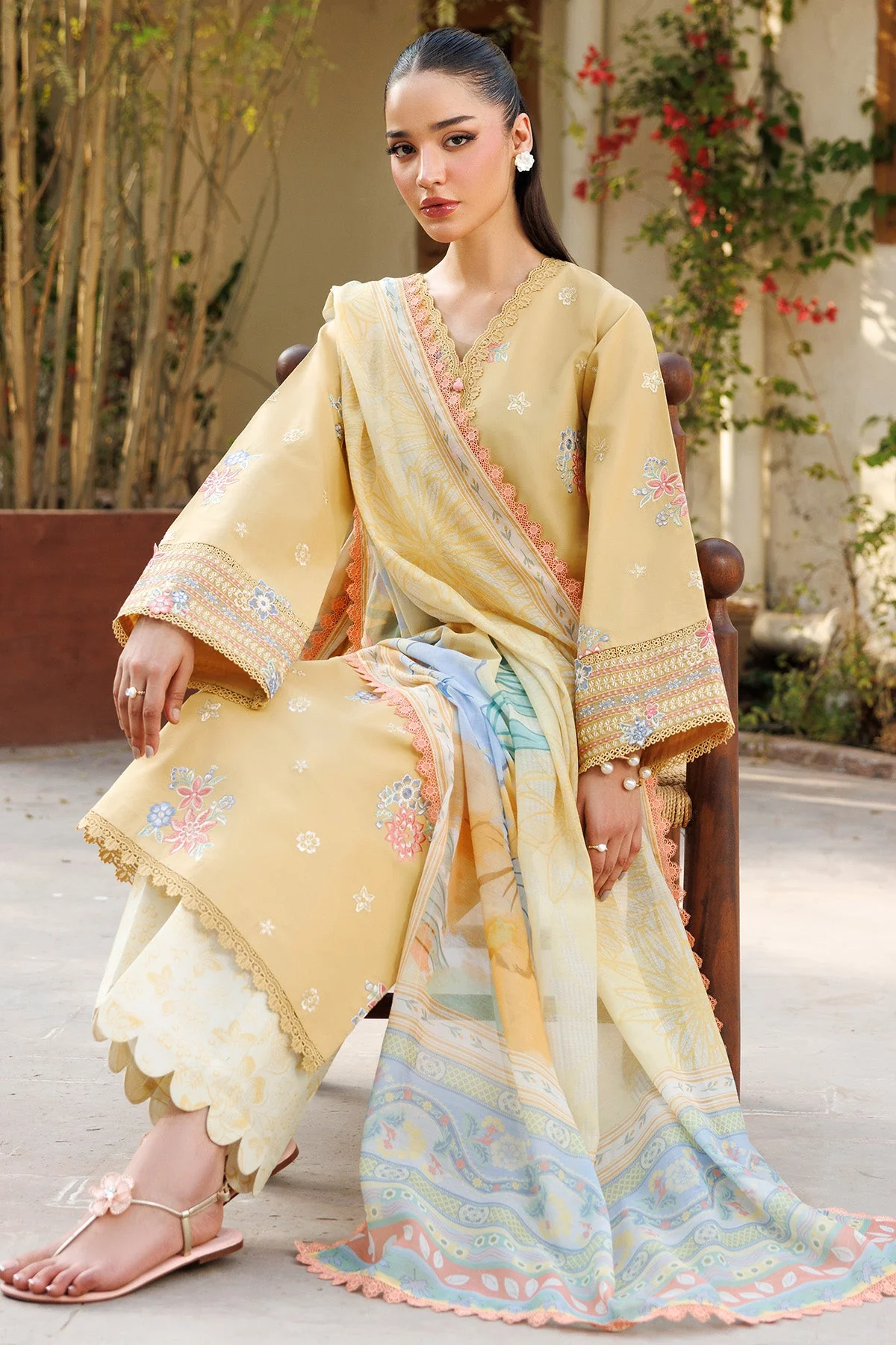 Farasha Online Sunlit Mellow Summer Weaves Embroidered lawn 2025 - Image 2