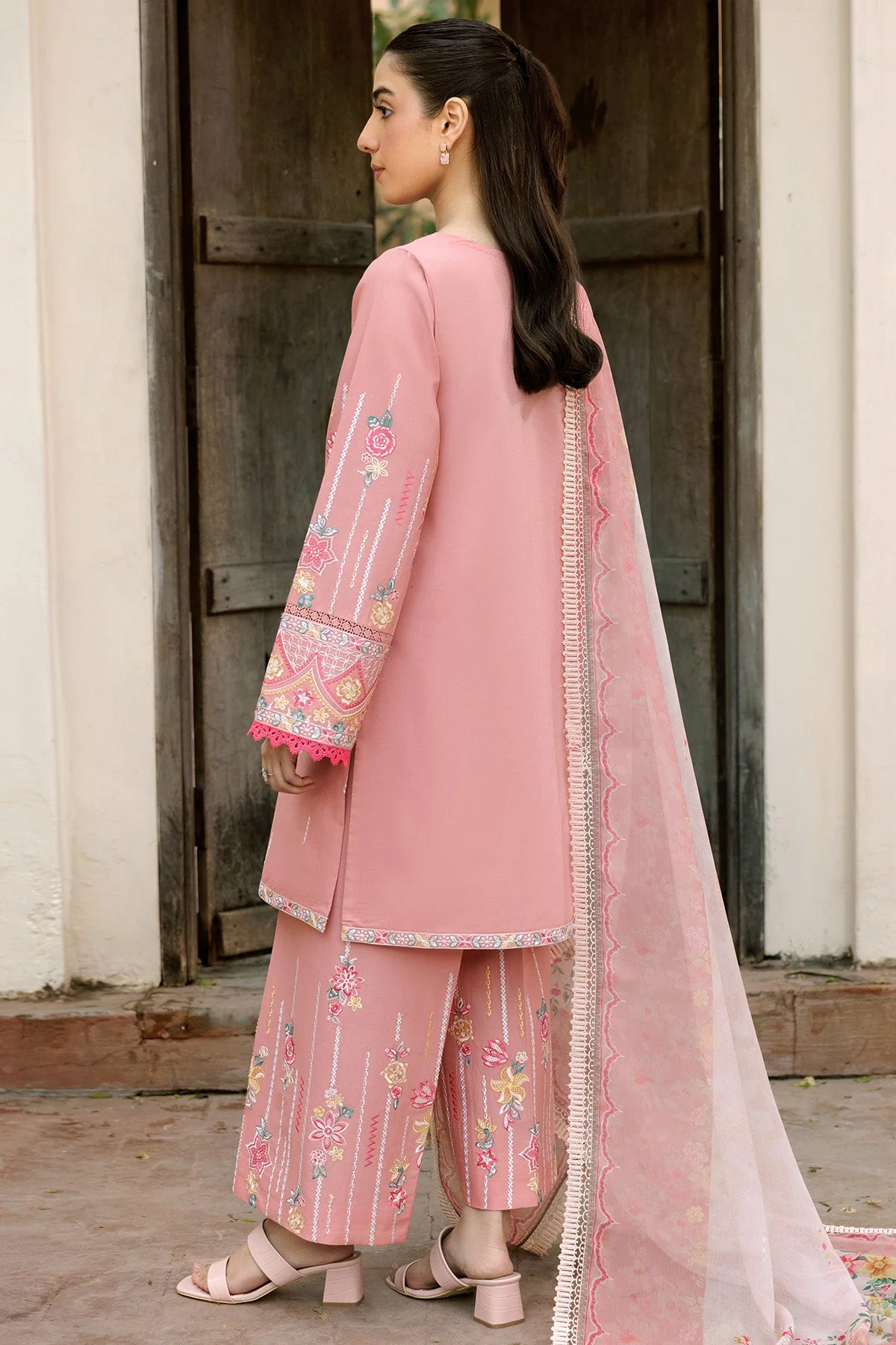 Farasha Online Whisper Pink Summer Weaves Embroidered lawn 2025 - Image 2