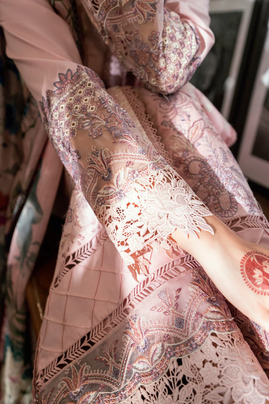 Florent FEE -1B Eid Edit's Luxury Lawn 2025 - Image 2