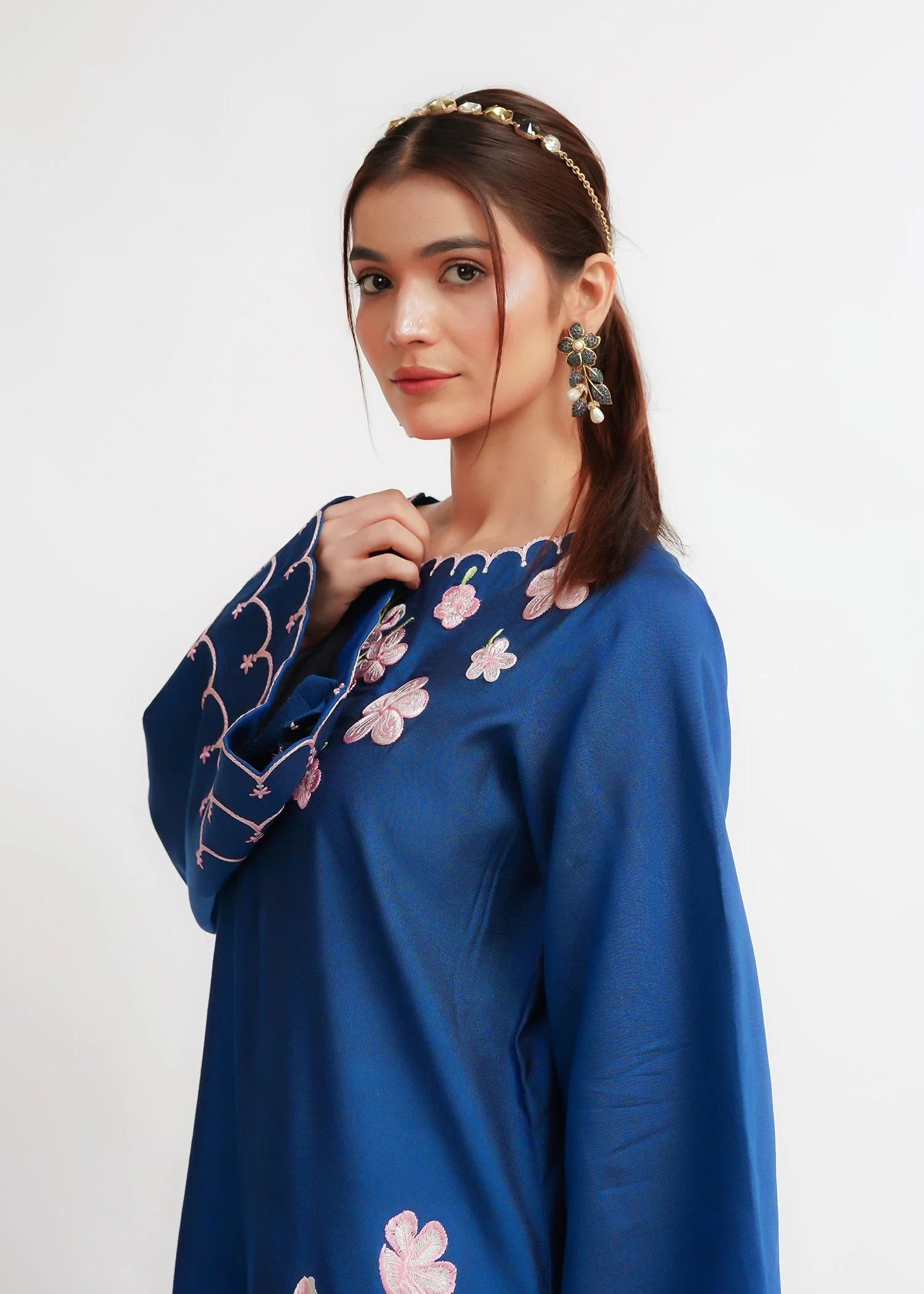 Fozia Khalid Nyrii Basic Edit 2025 - Image 2