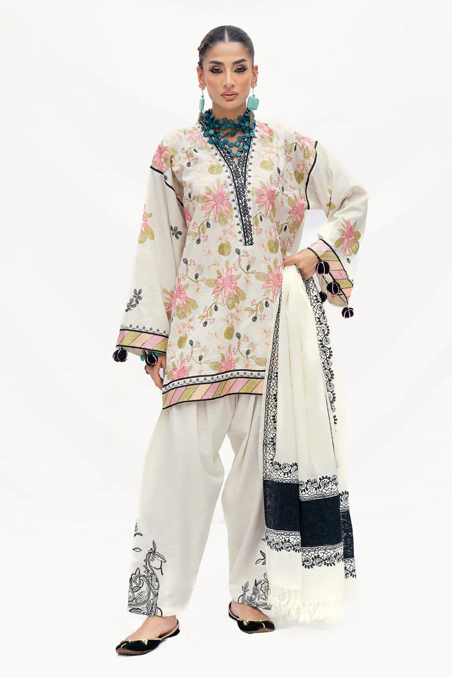 Gul Ahmed AP-52015 Luxe Winter 2025