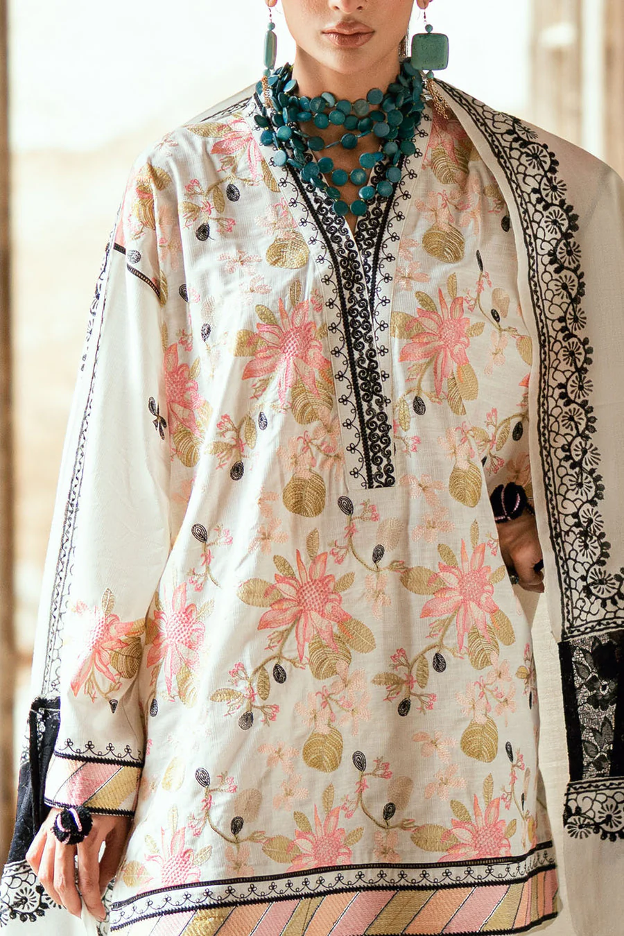 Gul Ahmed AP-52015 Luxe Winter 2025 - Image 2