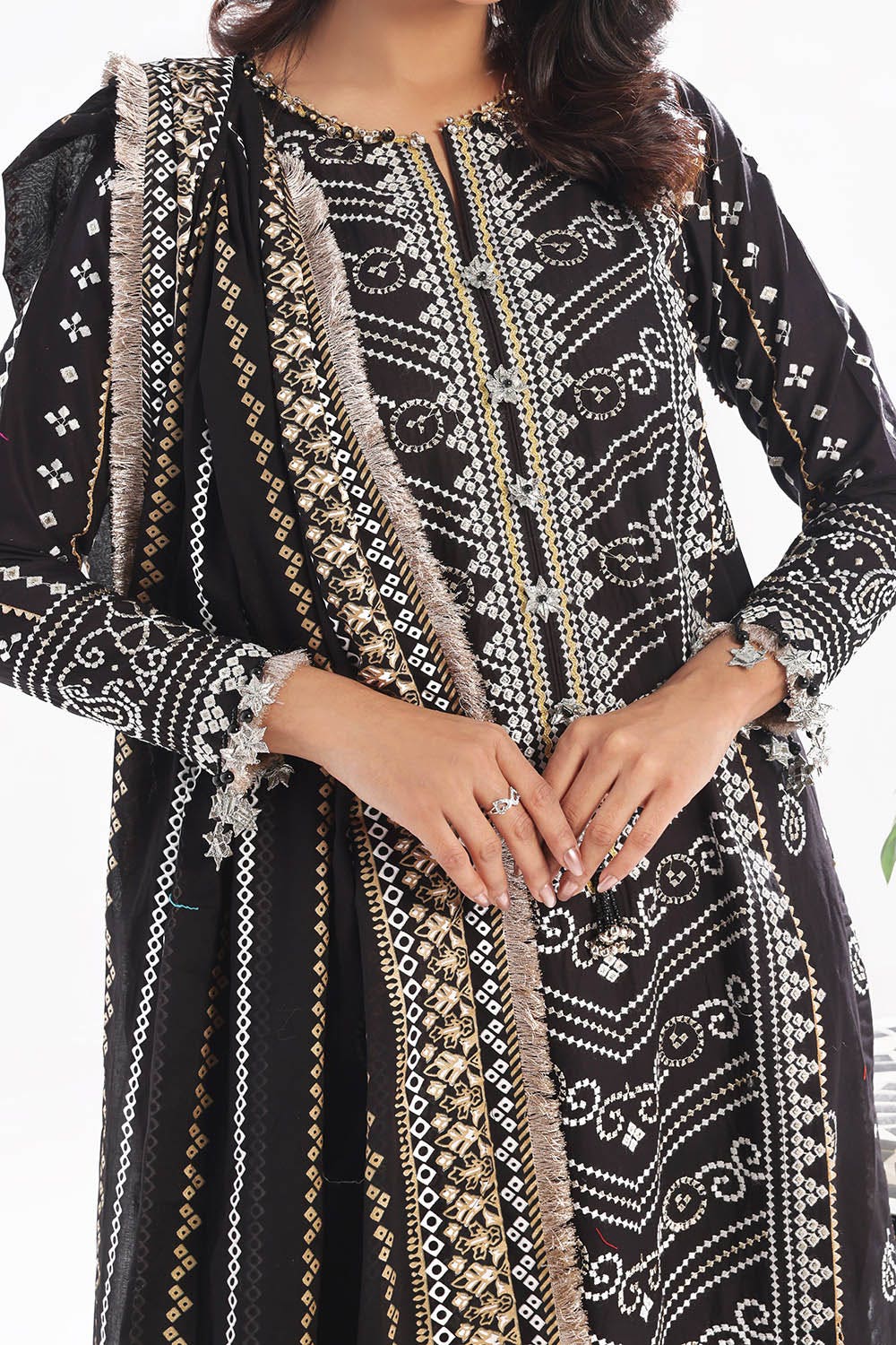 Gul Ahmed CL-52407 Chunri 2025 - Image 2