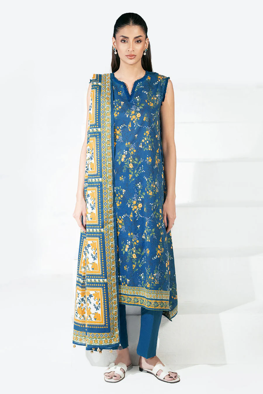Gul Ahmed CL-62205 B Embroidered Lawn 2026