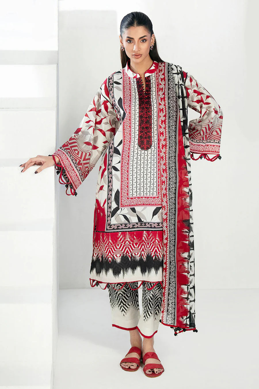 Gul Ahmed CL-62227 Embroidered Lawn 2026