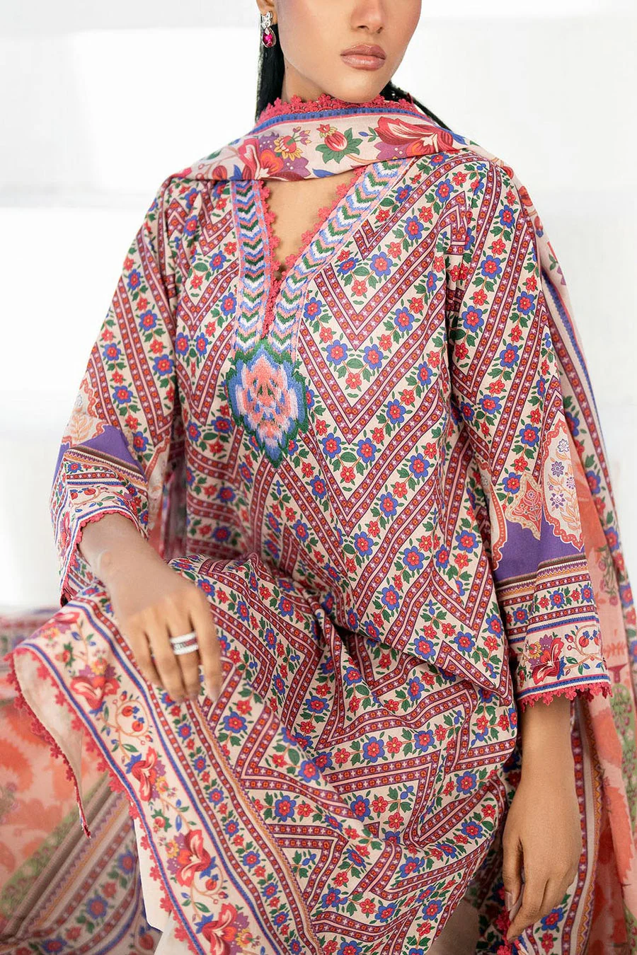 Gul Ahmed CL-62257 Embroidered Lawn 2026 - Image 2