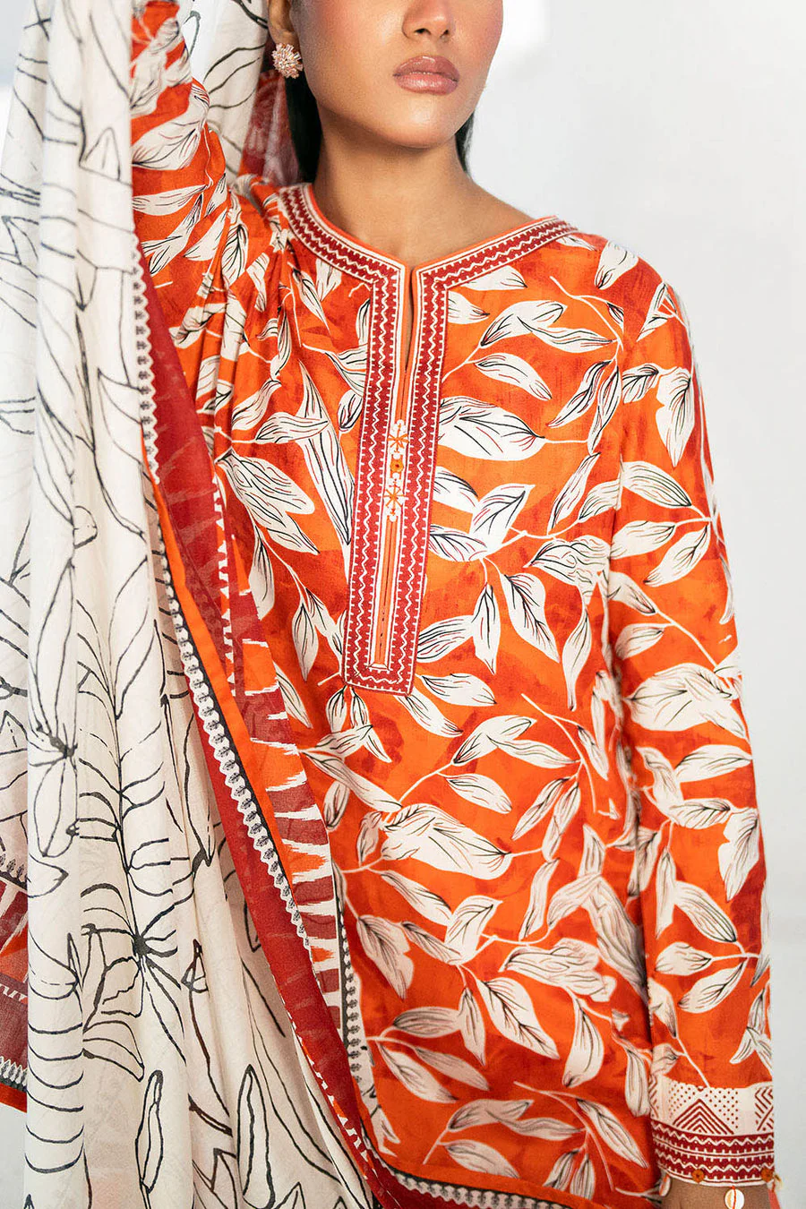 Gul Ahmed CL-62297 A Embroidered Lawn 2026 - Image 2