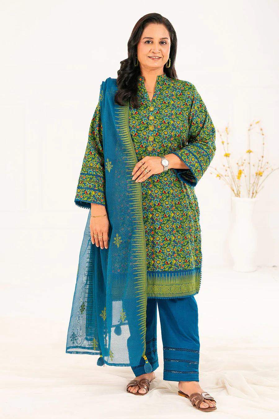 Gul Ahmed CN-52008 Mothers Love 2025