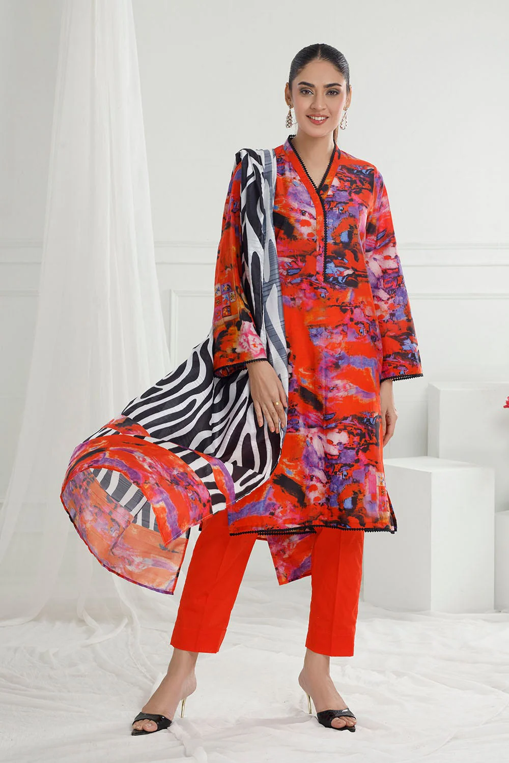 Gul Ahmed CS-52004 The Floral World  2025