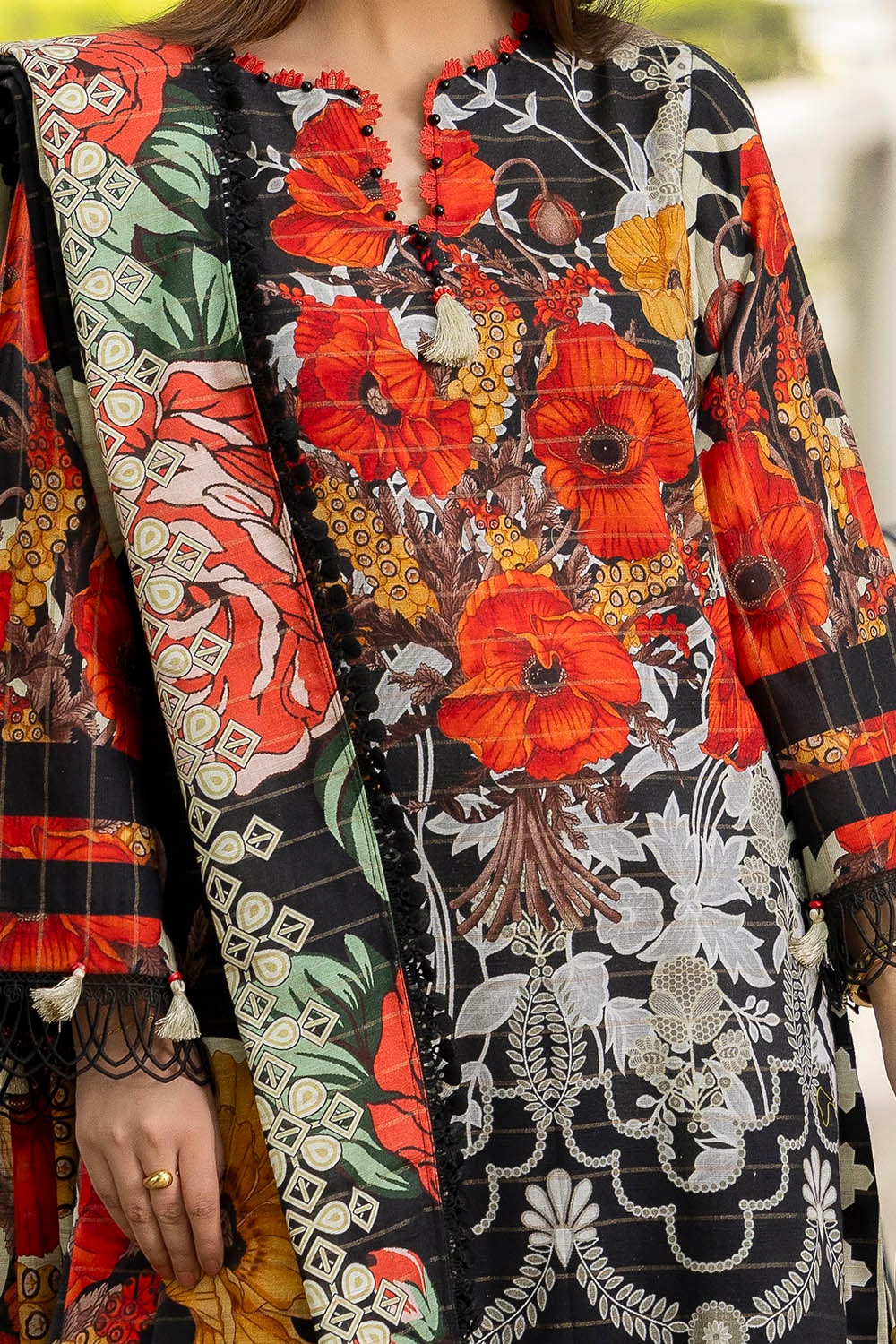 Gul Ahmed K-52021 Winter Collection 2025 - Image 2