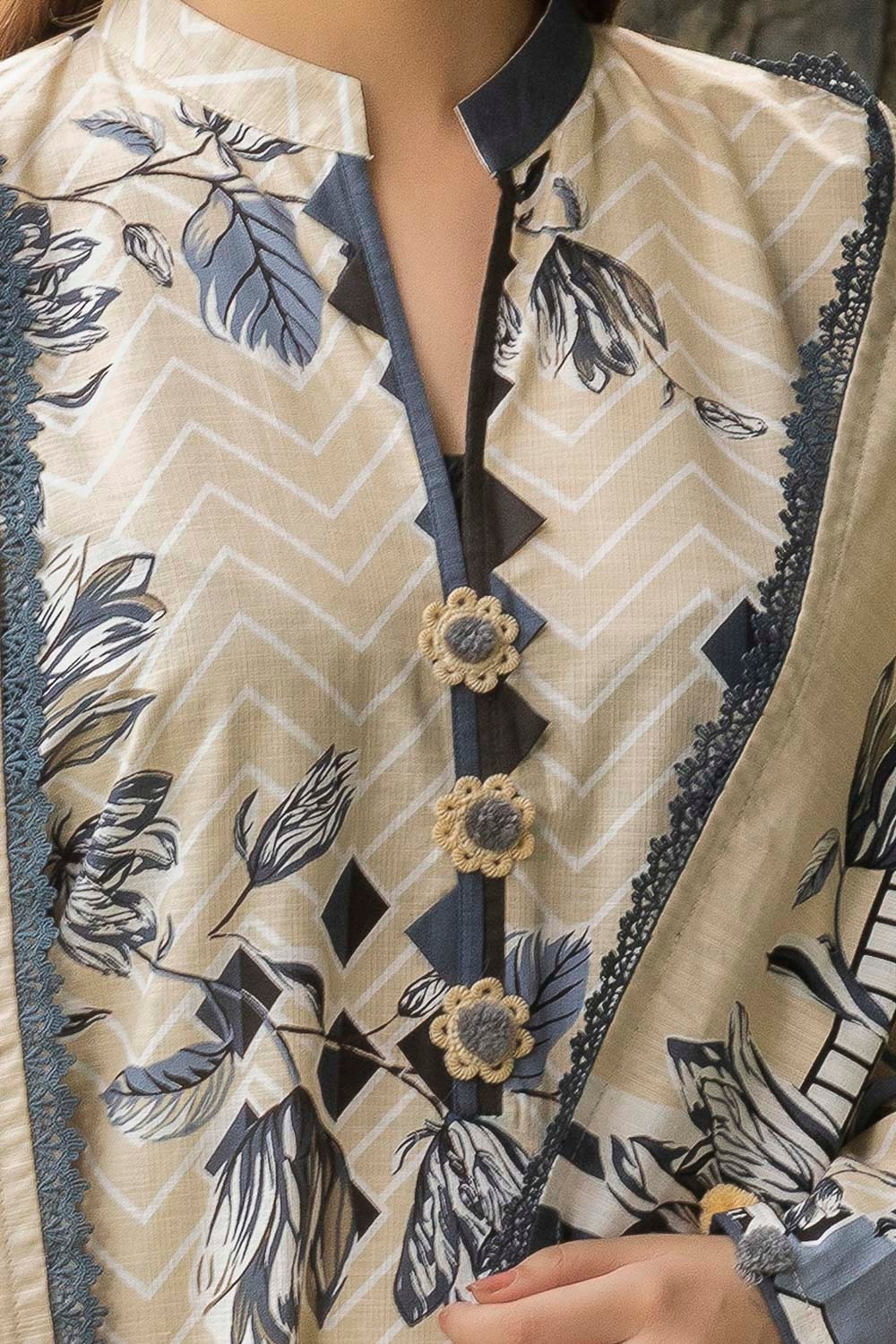 Gul Ahmed K-52023 Winter Collection 2025 - Image 2