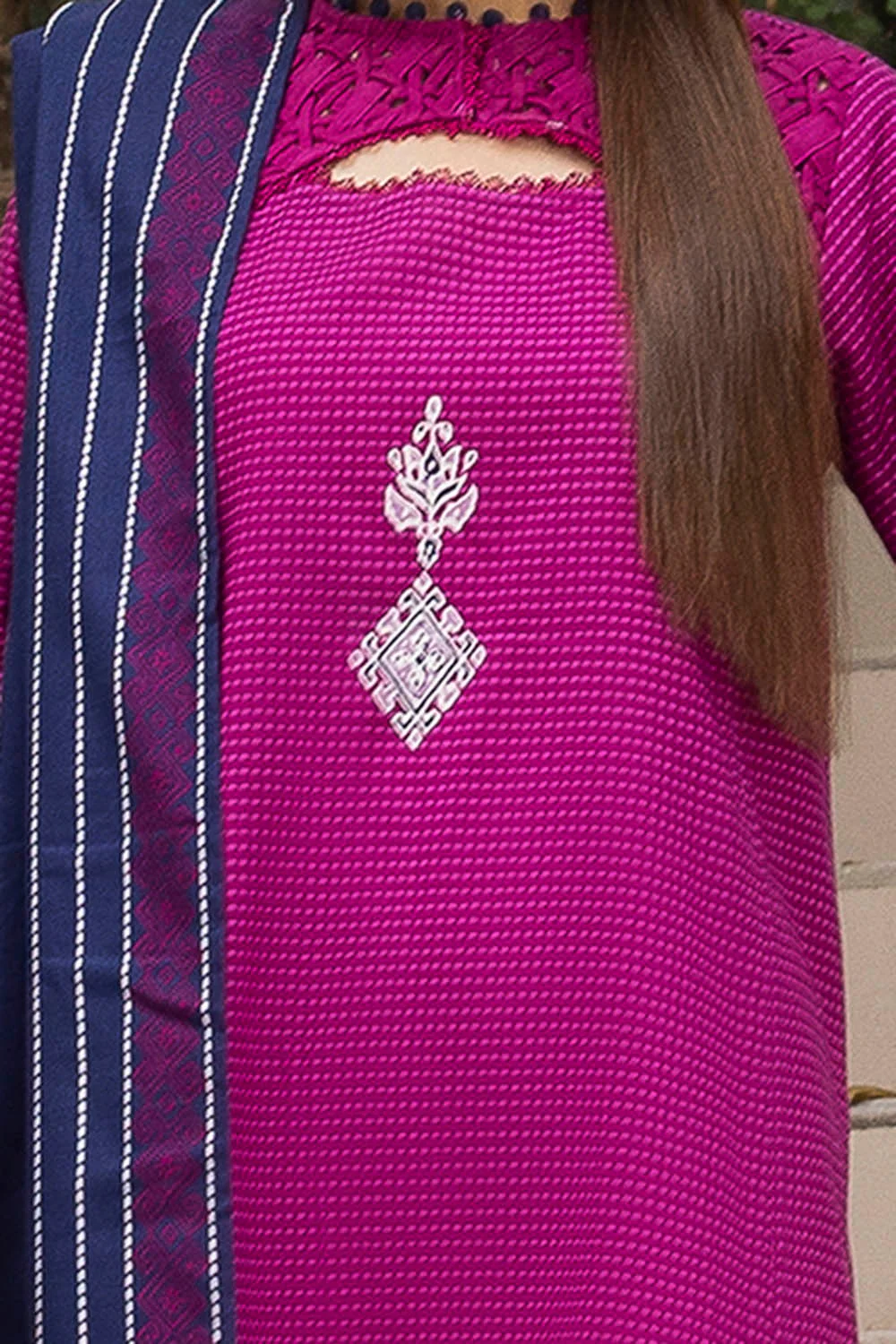 Gul Ahmed K-52056 Winter Collection 2025 - Image 2