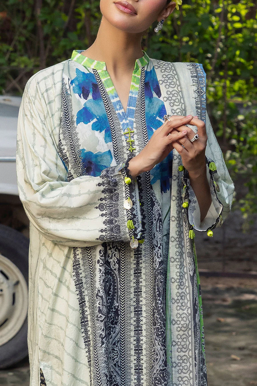 Gul Ahmed SP-52089 The Jacquard Edit 2025 - Image 2