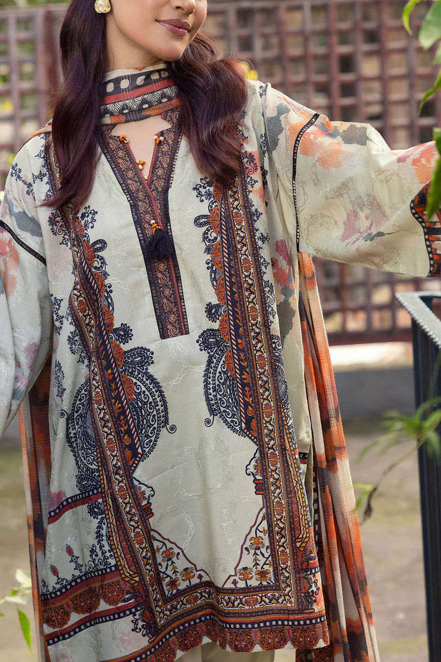 Gul Ahmed SP-52090 The Jacquard Edit 2025 - Image 2