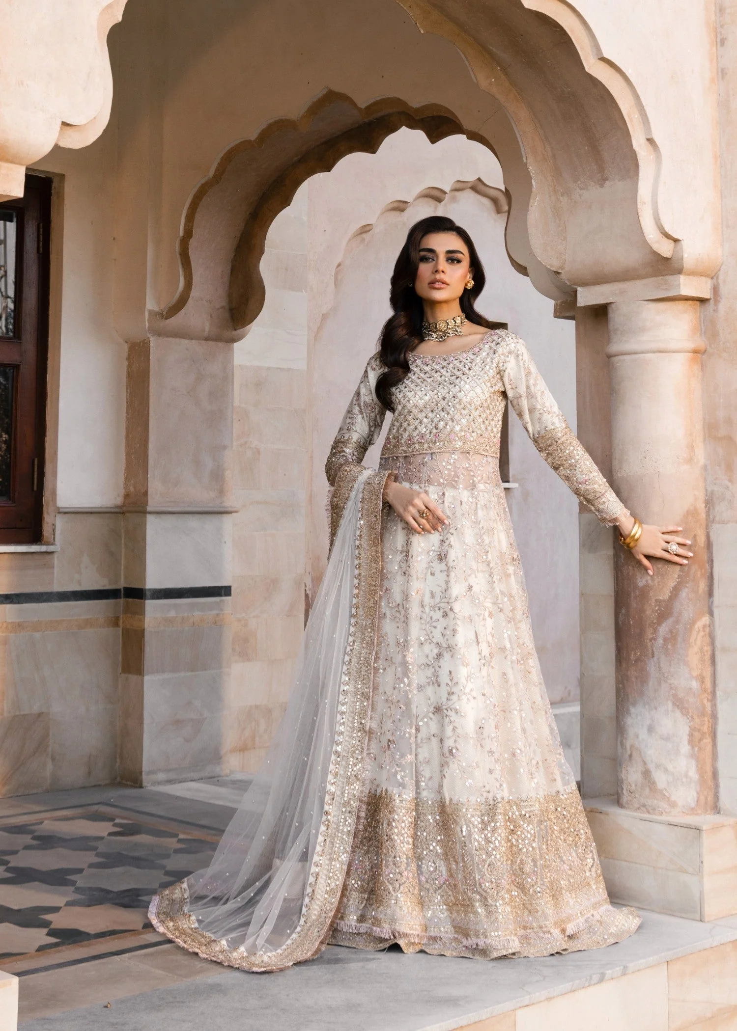 Haseens Off-White Pishwas Maahi 2025