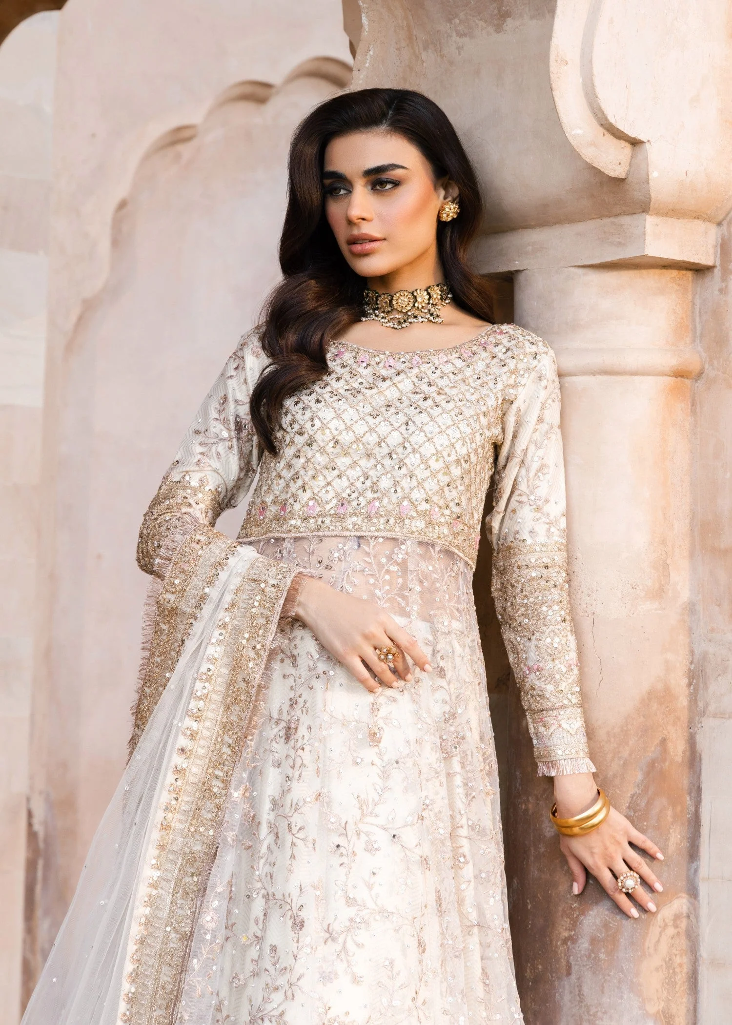 Haseens Off-White Pishwas Maahi 2025 - Image 2