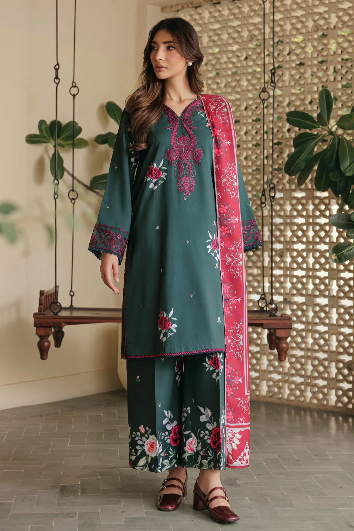 Iznik Calayo Autumn Refresh 2025 - Image 2