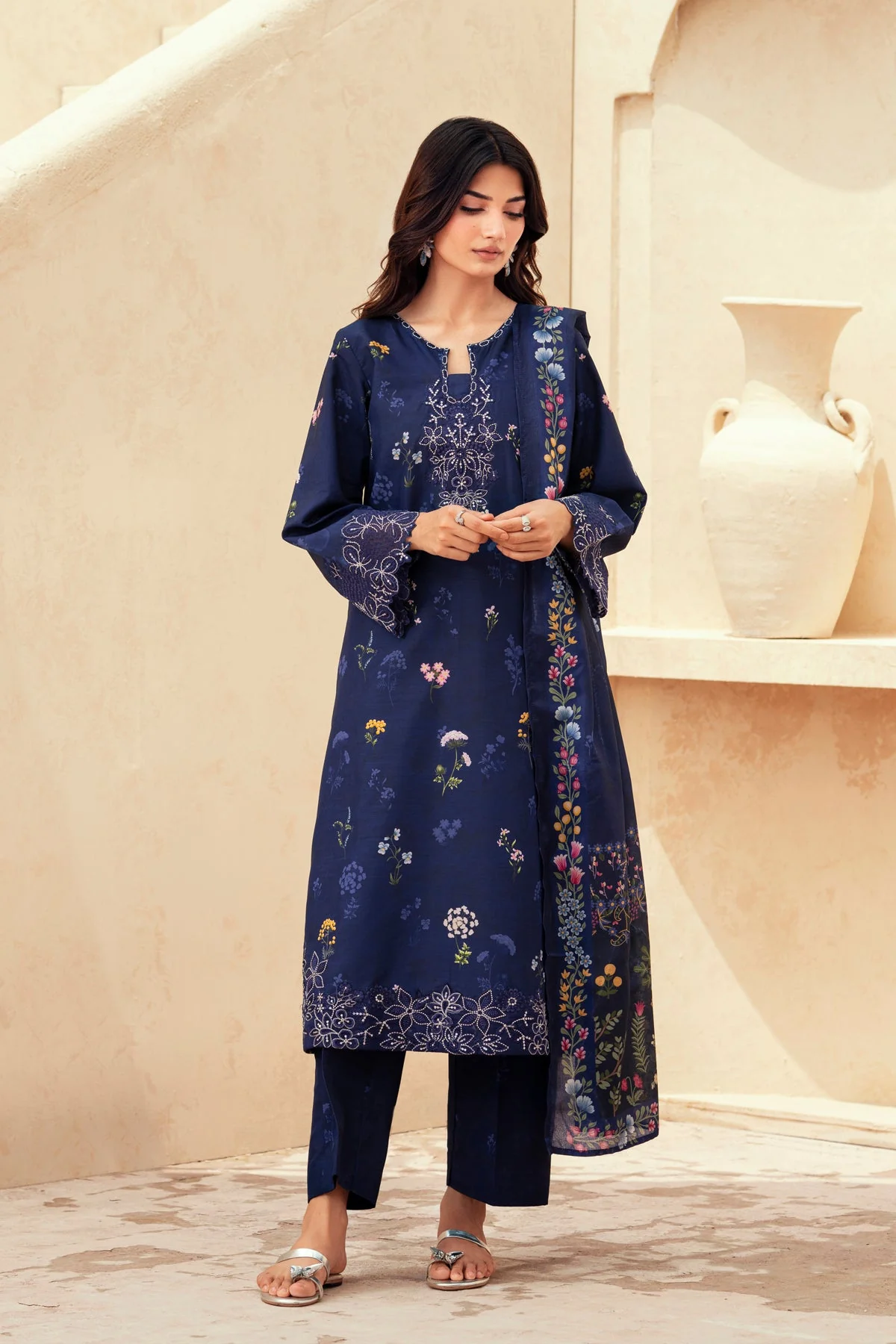 Iznik Dalia Autumn Refresh 2025 - Image 2