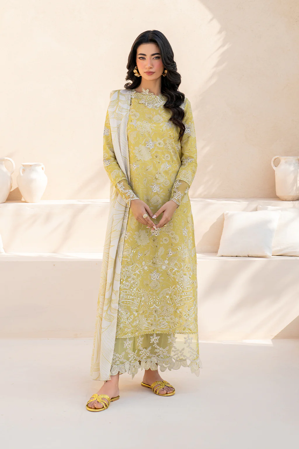 Iznik EFL-08 Festive Lawn 2025