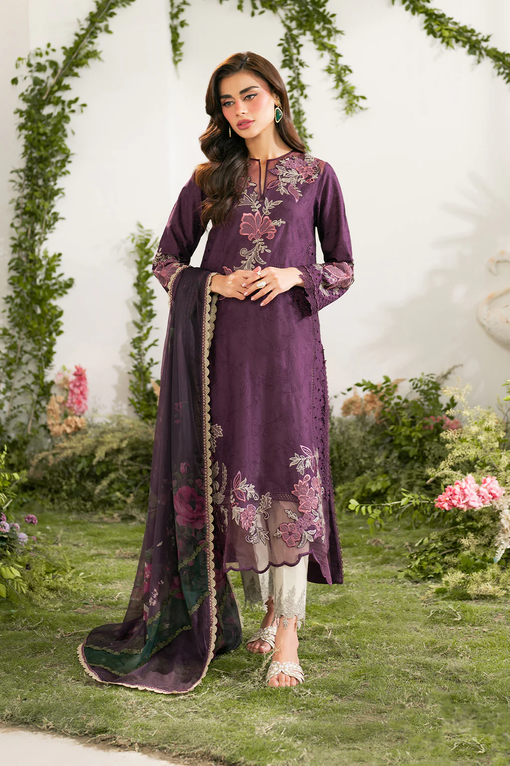 Iznik IFE-03  Lawn Collection 2025