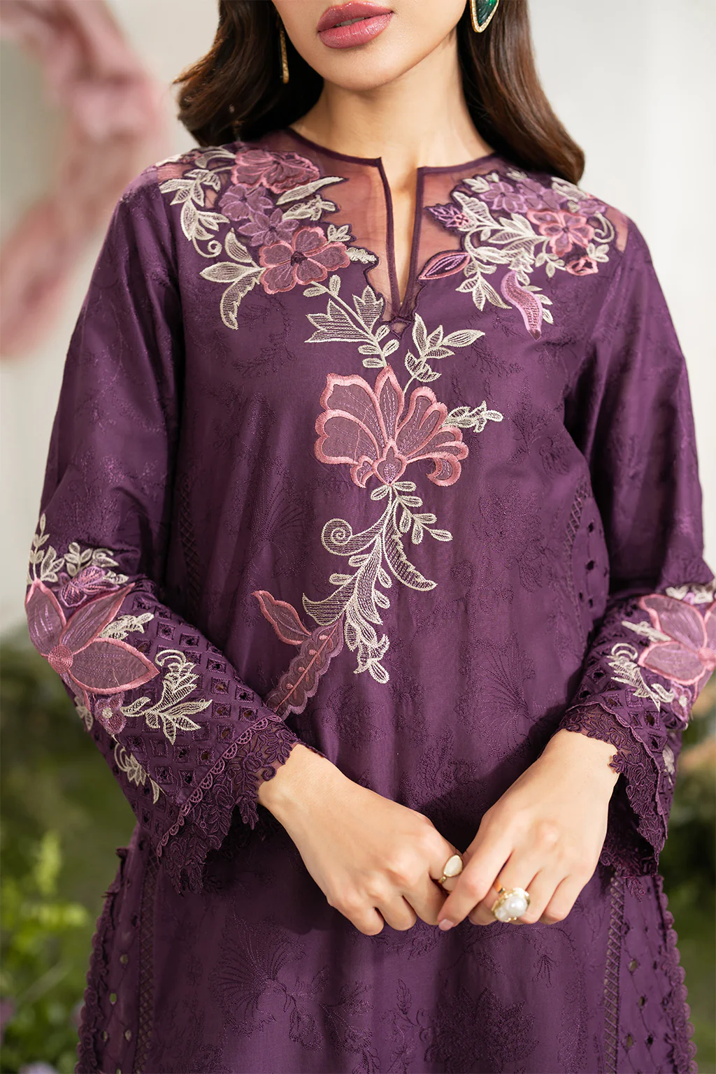 Iznik IFE-03  Lawn Collection 2025 - Image 2