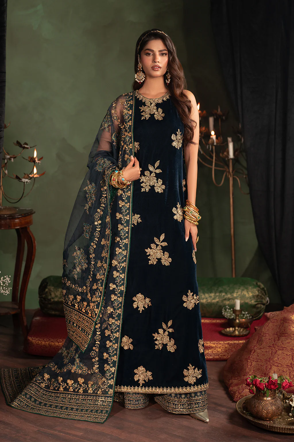 Iznik IV-51 Raagni Velvet Formals 2025