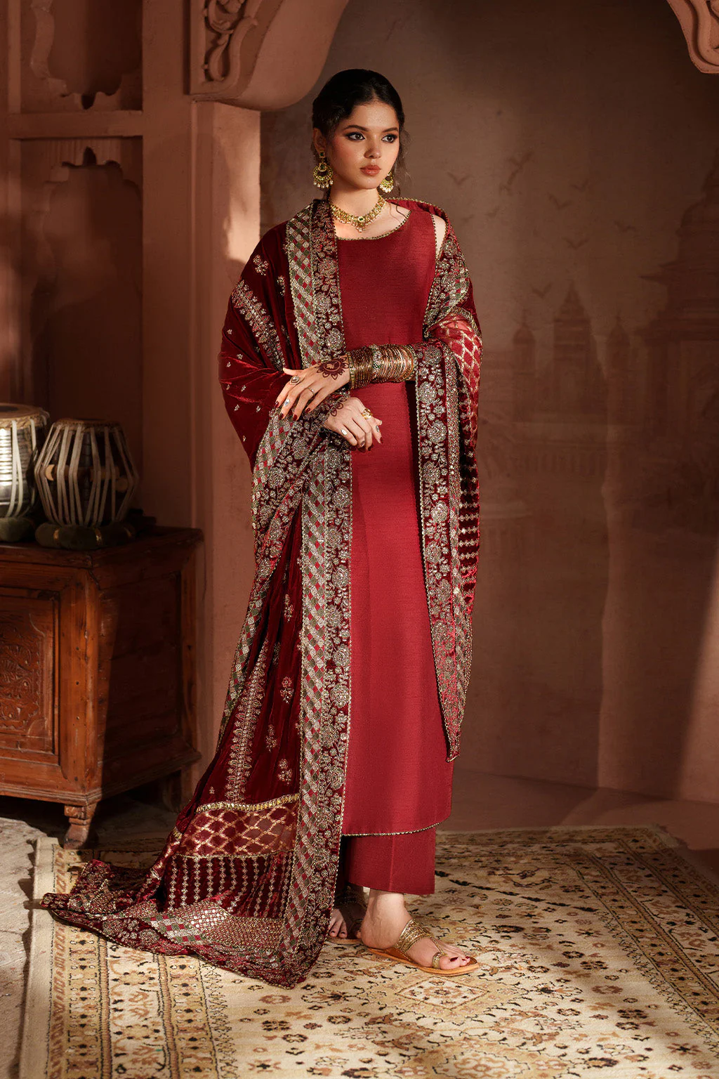 Iznik IV-56 Raagni Velvet Formals 2025 - Image 2
