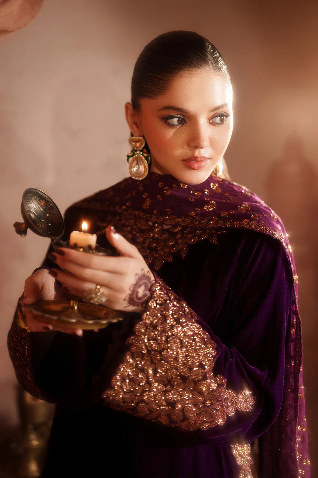 Iznik IV-57 Raagni Velvet Formals 2025 - Image 2