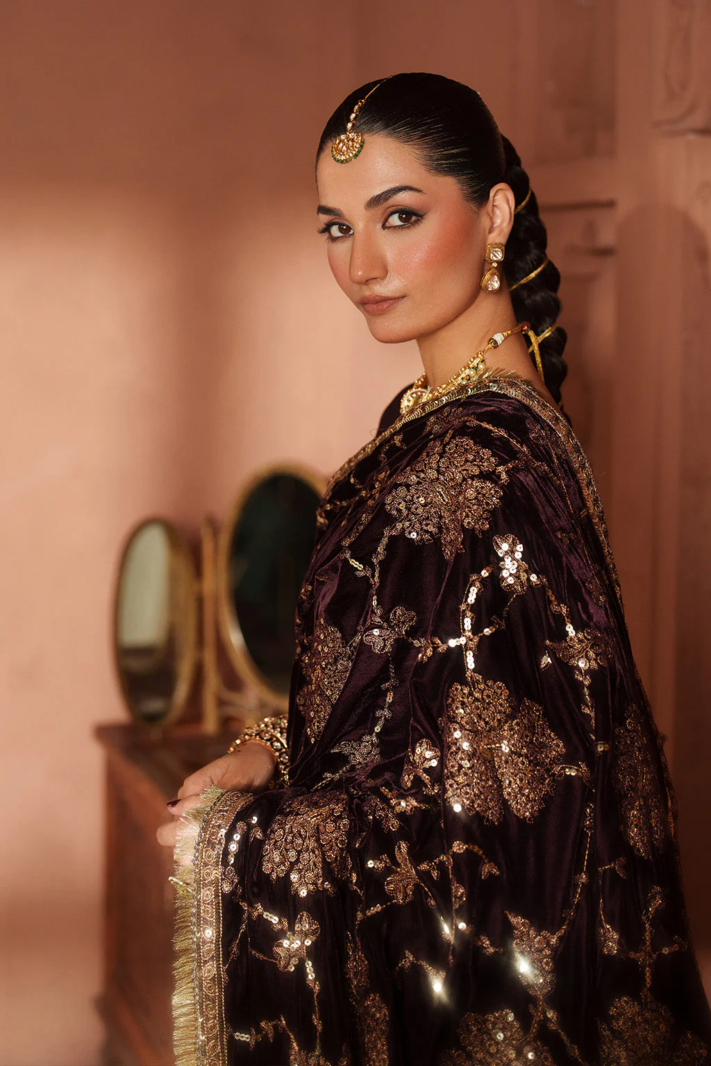 Iznik IV-63 Raagni Velvet Formals 2025 - Image 2
