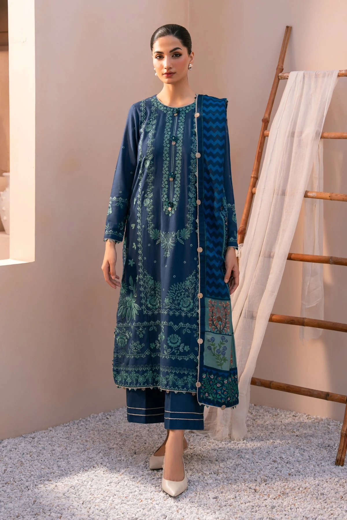 Iznik Saira Rang E Khizaan 2025