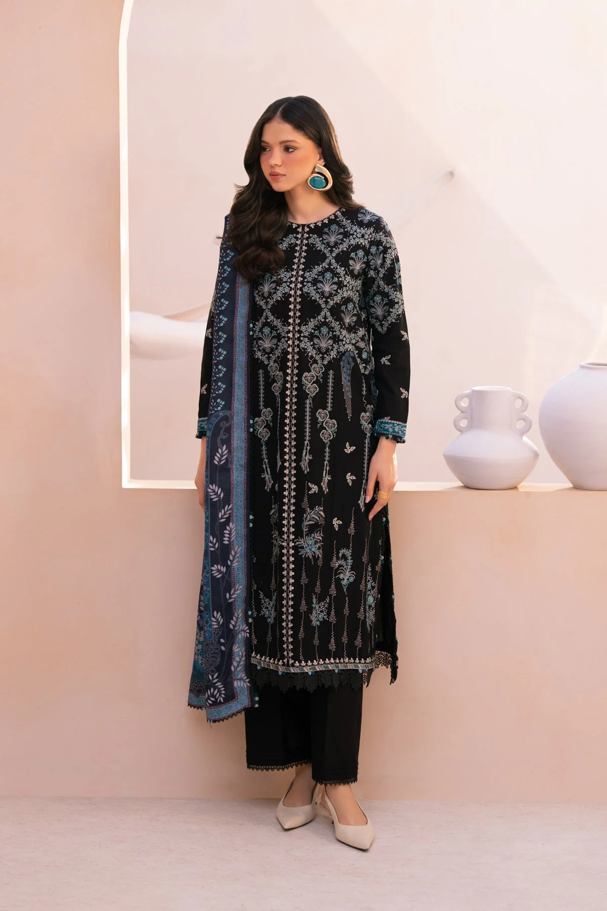 Iznik Saniah Rang E Khizaan 2025 - Image 2