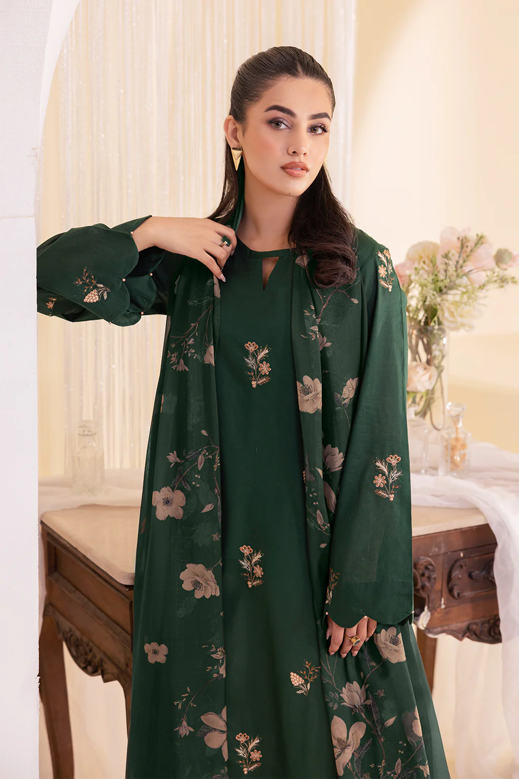 Iznik UE-256 Lawn 2025 - Image 2