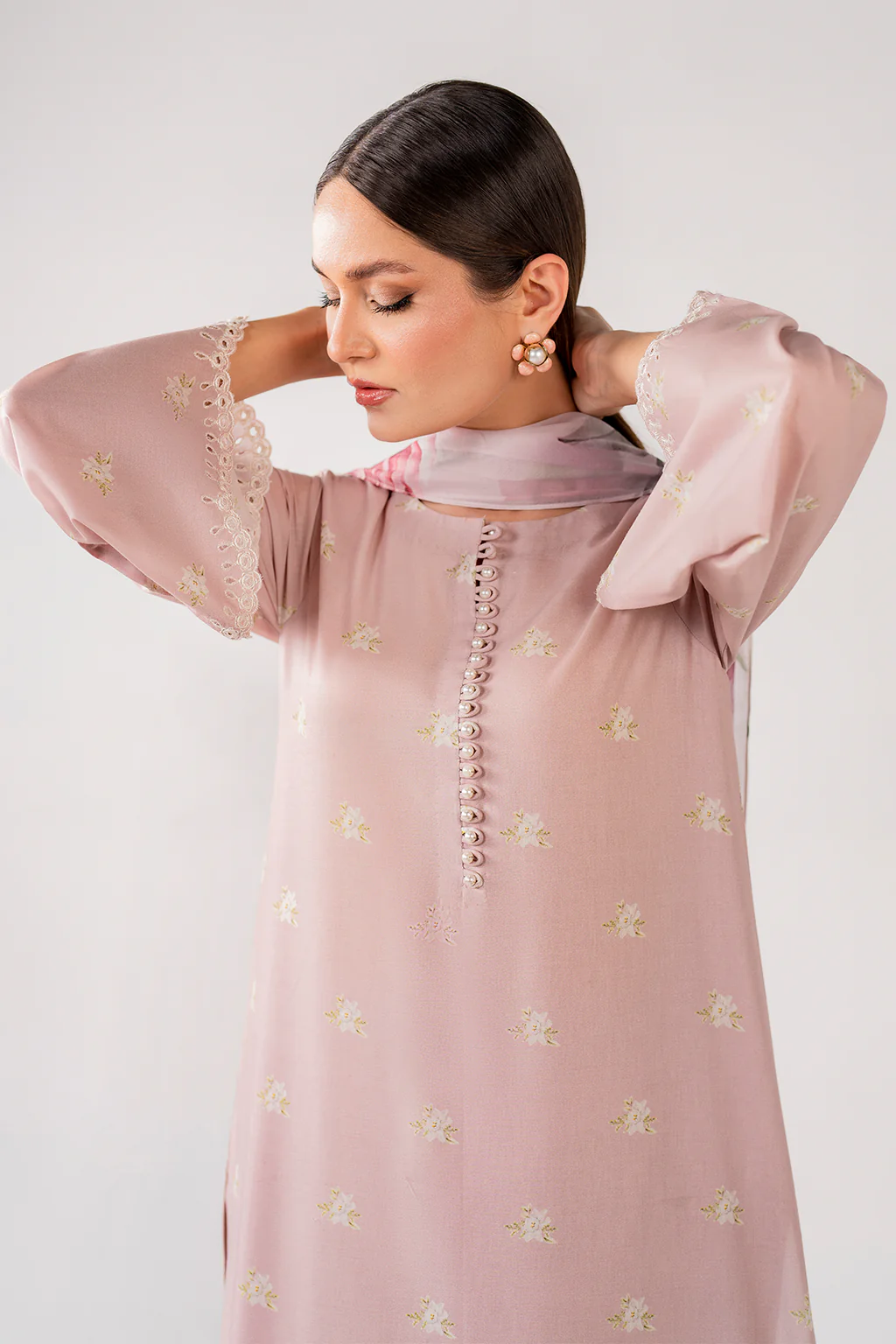 Iznik UE-277 Lawn 2025 - Image 2