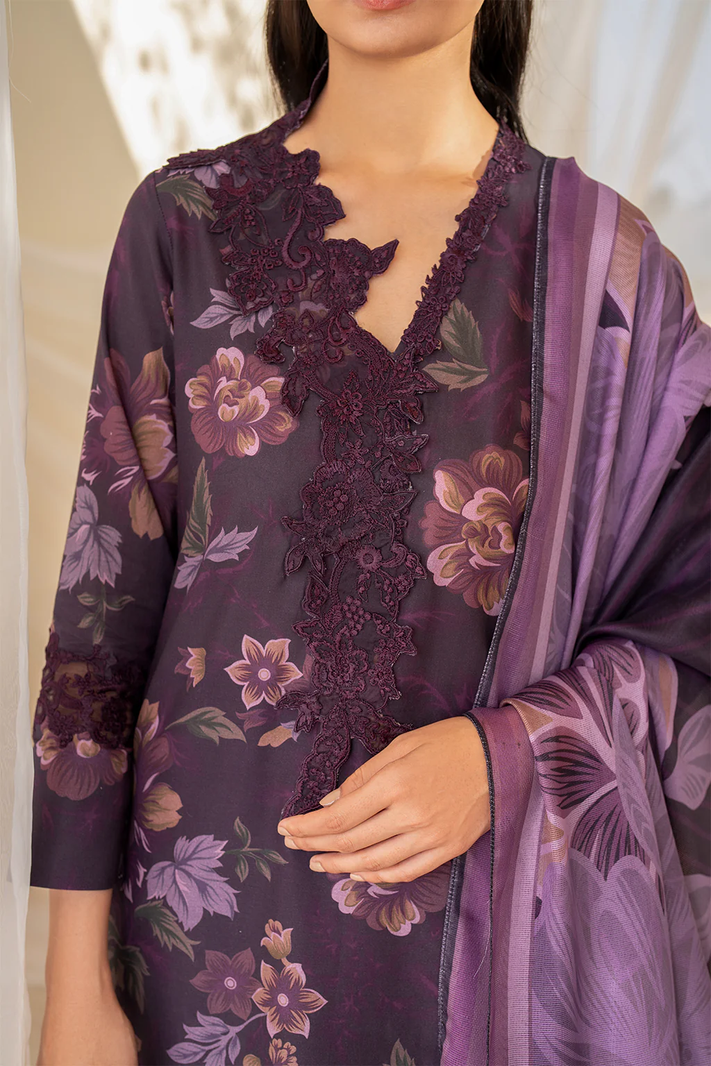 Iznik UE-441  Lawn 2025 - Image 2