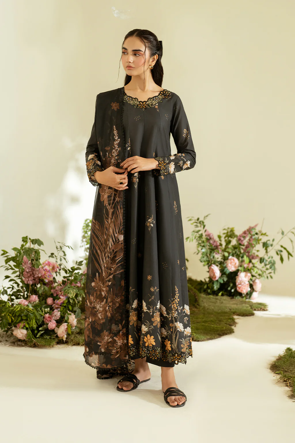 Iznik UE-450 Lawn 2025